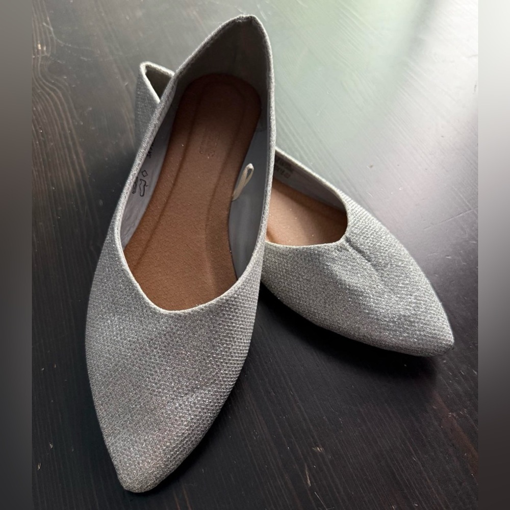 2/$20 Grey Ardene Flats Size 7
